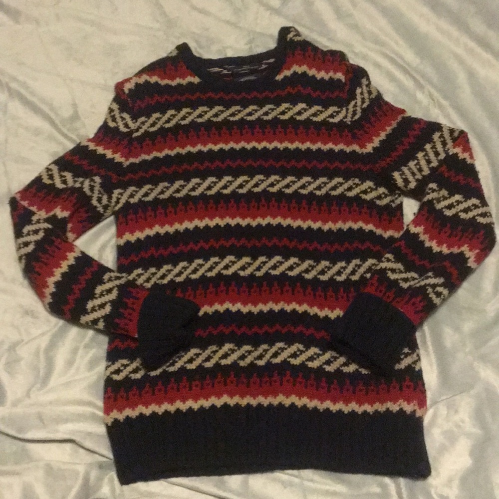 AMERICAN EAGLE SWEATER